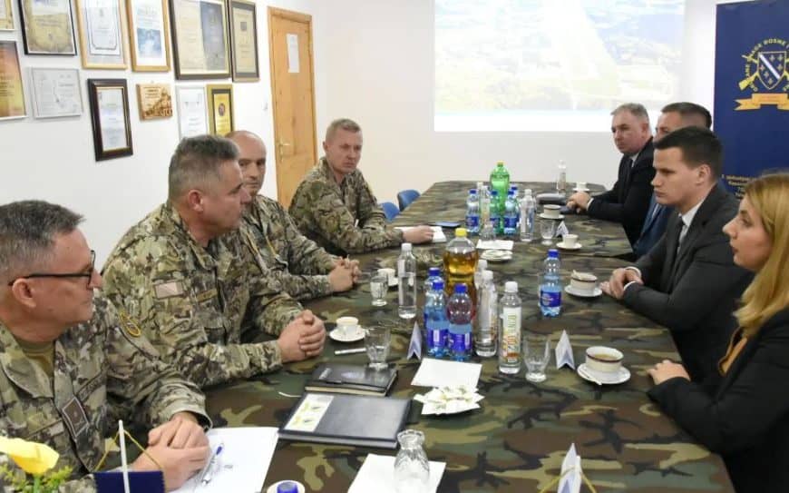 centralna manifestacija obiljezavanja 34 godisnjice armije rbih bice odrzana u kasarni dubrave