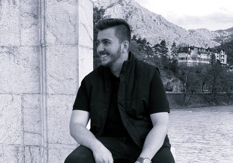 na dan vozaca koji se danas obiljezava u bih preminuo m,adi vozac teretnjaka iz maglaja admir huremovic