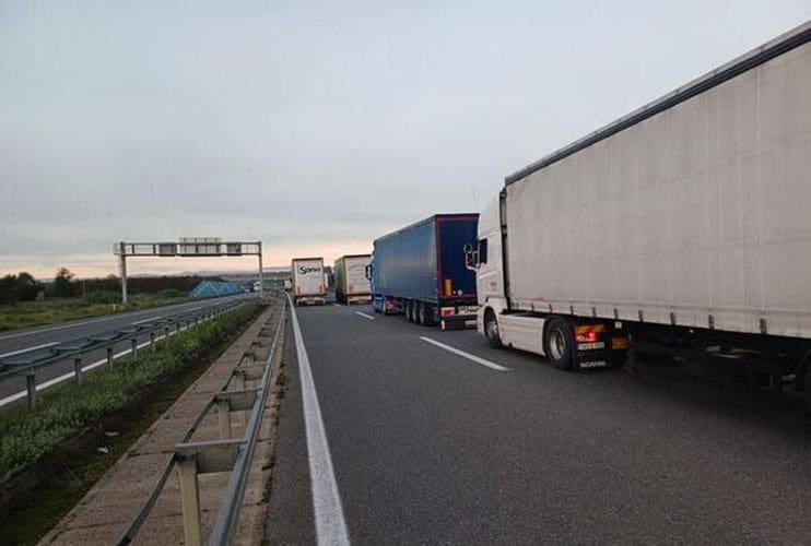 danas u podne prijevoznici bih ce blokirati granicne terminale