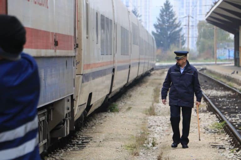 u rajlovcu je danas doslo do sudara dvije lokomotive povrijejdene tri posobe