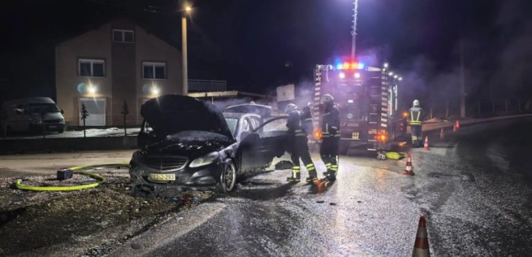 u tuzlanskom naselju krojcica sinoc gorio automobil osim te intervencije na podrucju tk vatrogasci u tuzli i banovicima intervenisali su na jos tri pozara