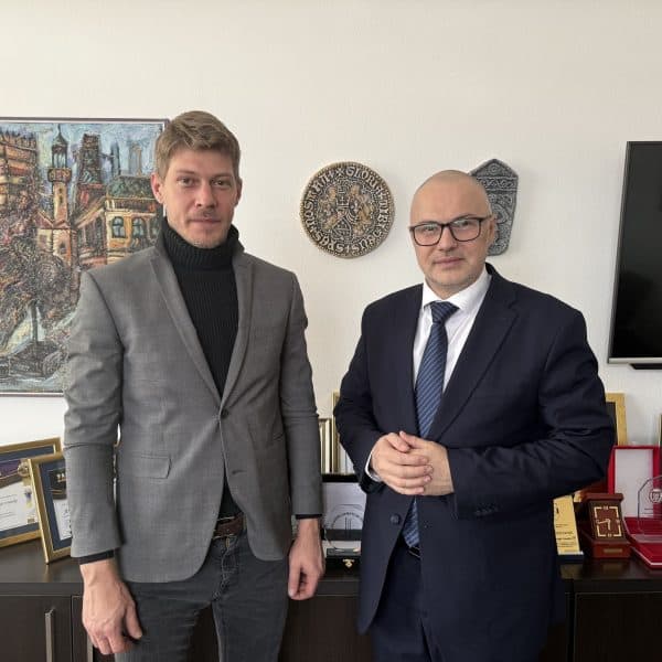 Narodno pozorište Tuzla i Ministarstvo obrazovanja TK najavili intenzivniju saradnju