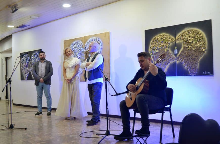 sinoc je u bkc tuzla otvorena izlozba krila andjela autorice selme hadzic