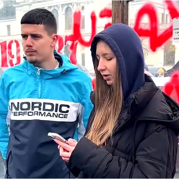 Protest, Sarajevo, Ellina prijateljica