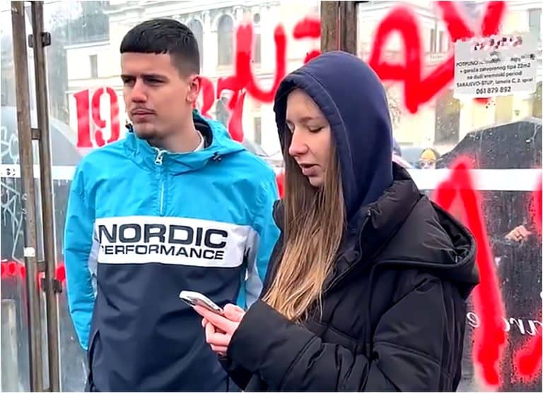 Protest, Sarajevo, Ellina prijateljica