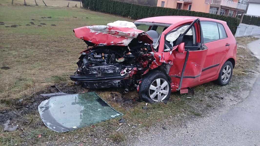 Stravičan udes kod Bugojna: Auto potpuno smrskan