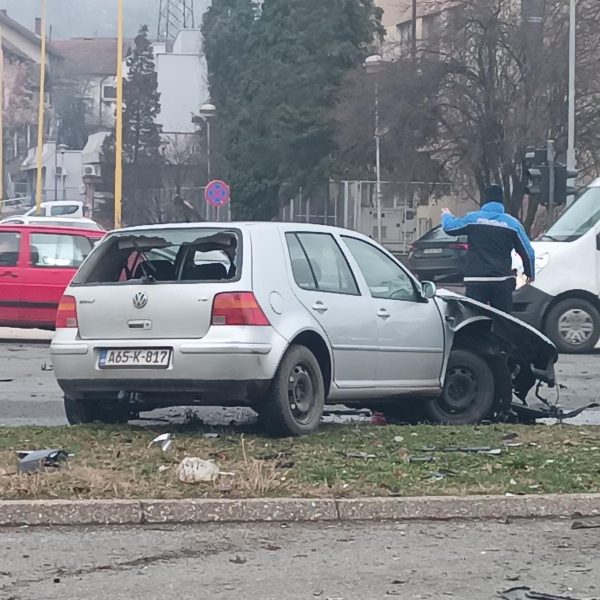 Dvije osobe povrijeđene u sudaru četiri vozila u Tuzli