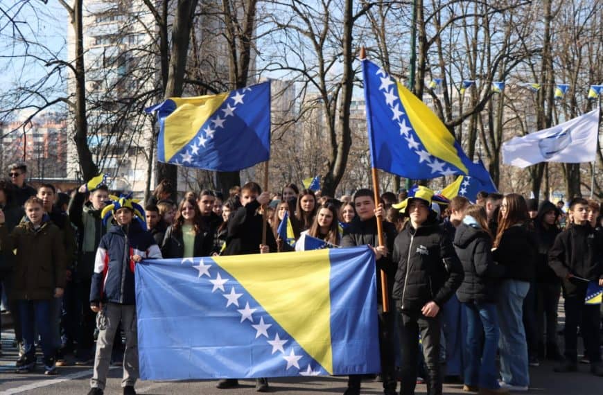 Više od 3.000 mladih u defileu povodom Dana nezavisnosti BiH