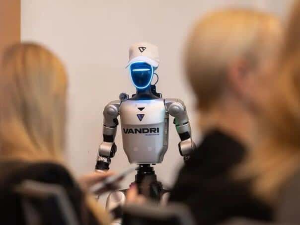 humanoidni robot sutra stize u bih prosetat ce starim mostom bascarsijom i banjalukom
