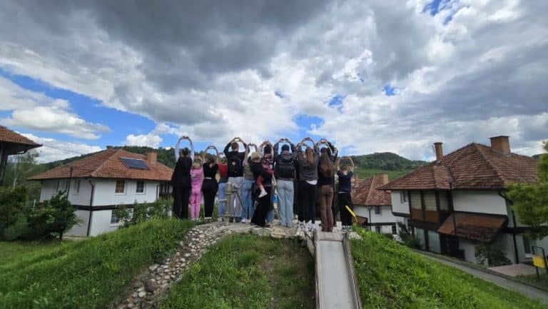 u doboj istoku i gradaccu uocene osobe koje se lazno predstavljaju i prikupljaju donacije za sos djecija sela