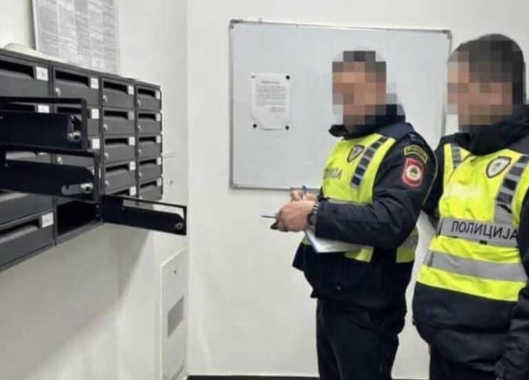 neobicna provala sdesila se u jednoj zgradi u klotor varosi naime nepoznati pocinioci obili su postanske sanducicce stanara