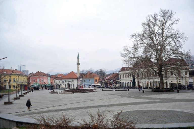 danas ce u bih preovladavati umjereno do pretezno oblacno vrijeme dok je u drugom dijelu dana moguca kisa na sjeveru i sjeverozapadu zemlje