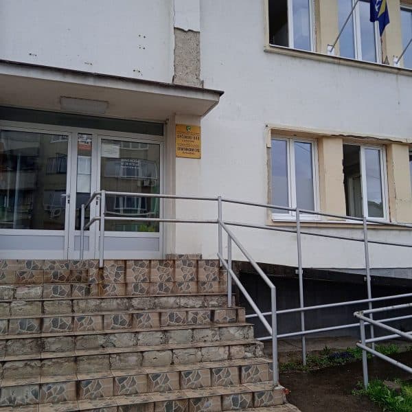opcinski sud u lukavcu odredio jednomjesecni pritvor za aliju salkica kod koga je policija prilkom pretresa pronasla drogi i oruzje