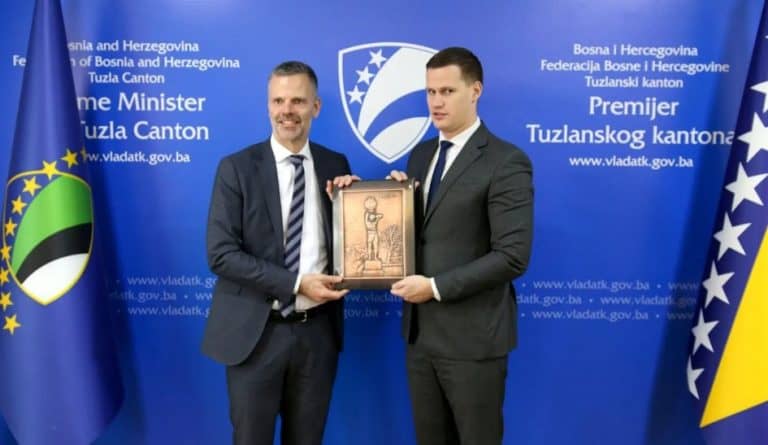 premijer tk irfan halilagic danas je odrzao sastanak sa ambasadorom kraljevine danske u bih Åge Sandal Møllera