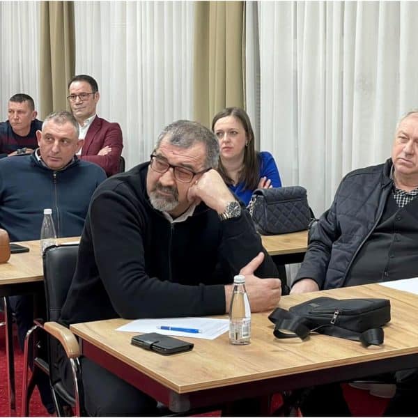 Raskol u SBiH u Tuzli: Stranku napustio niz članova