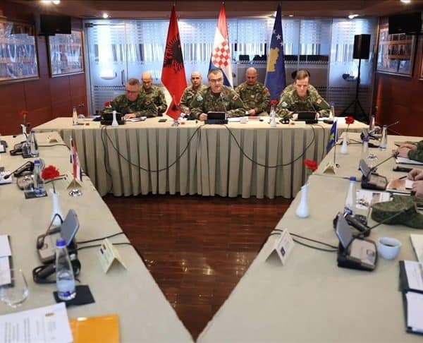Održan sastanak komandanata vojski Hrvatske, Albanije i Kosova u Skadru, oštra osuda Srbije