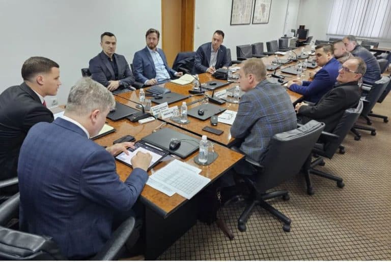 na prijedlog premijera tk irgfana halilagica odrzan radni sastanak u resoru o pronalazenju nacina za zbrinjavanje radnika koksare