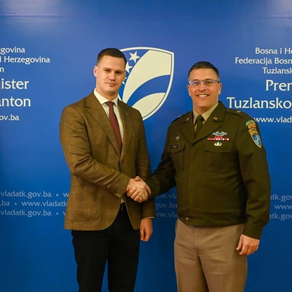 Komandant NATO Štaba Sarajevo posjetio Brčko i Tuzlu