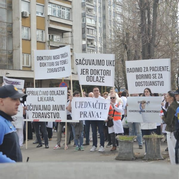 Doktori u TK od 18. maja stupaju u generalni štrajk