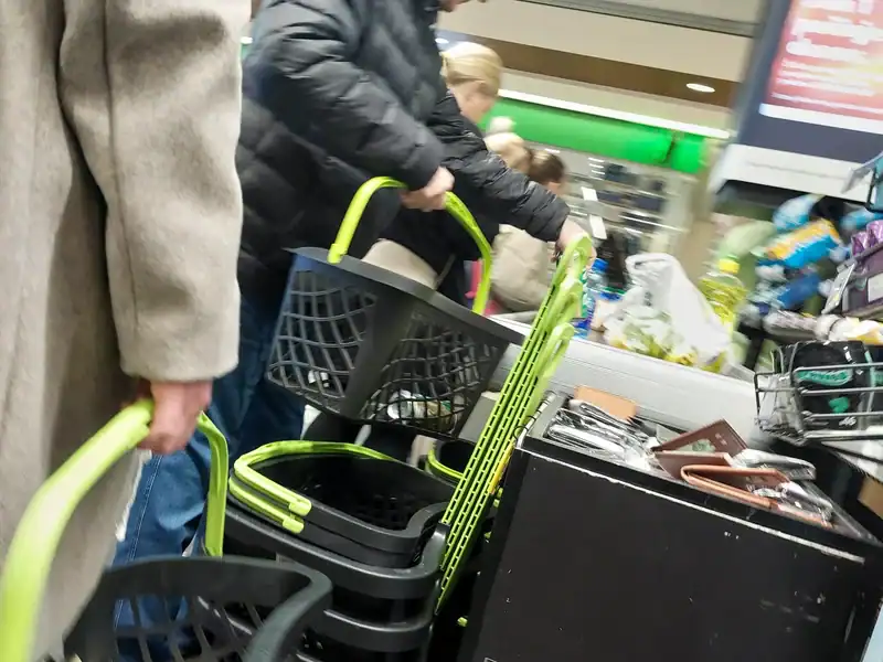 Cijene divljaju, jer vlade ne štite građane: Narod pod sve većim pritiskom