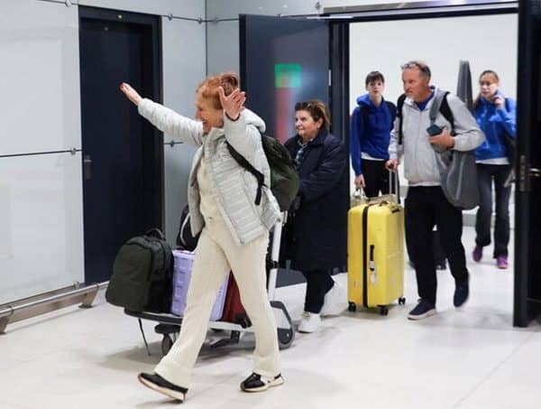 Avion sa 157 Hrvata evakuisanih iz Dubaija sletio u Zagreb