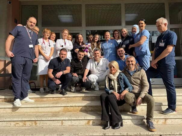 ela jovanovic tinejdjerka koja je tesko povrijedjena u tramvajskoj nesreci u sarajevu nakon lijecenja optpustena je iz bolnice