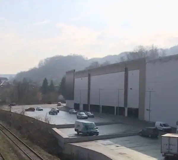 Propast tuzlanskih giganata: Umjesto fabrika danas trgovački centri