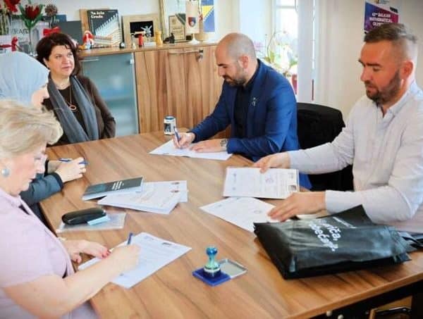 Potpisan Memorandum o saradnji za unapređenje nastave o ratnoj prošlosti BiH