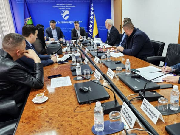 u vladi tk odrztan satsanak na kome se pokusavalo naci rjesenje za radnike Koksare