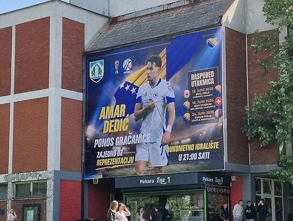 Gračanica odala počast Amaru Dediću: Bilbord „Ponos Gračanice“ u čast reprezentativca