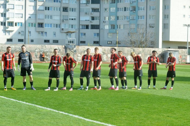 fudbaleri slobode u okviru 18 kola prve lige fbih gostuju na stadionu pirota kod ekipe travnika