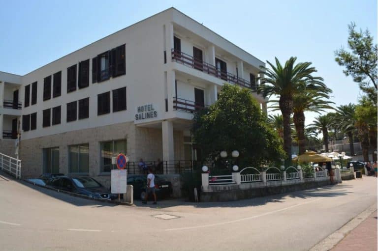 uskoro se zatvara hotel salinas u podgori poznati objekat u kome su ljetovale generacije tuzlaka i koji je bio u vlasnistvu rudnika kreka