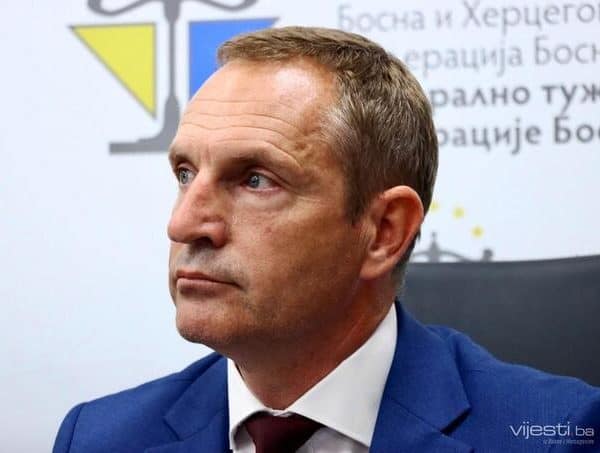 posebni zamjenik glavnog federalnog tuzioca hrvoje cabrajic naglasio je da postoji 12 formiranih predmeta protiv autocvesta fbih