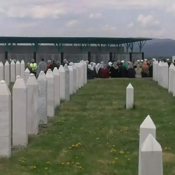 U Vlasenici danas kolektivna dženaza za žrtve iz 1992. i 1995. godine