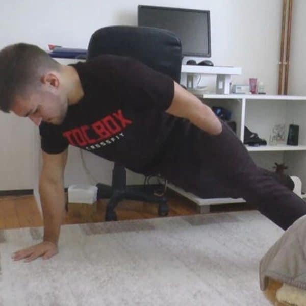 davor cajic momak koji nema saku lijeve ruke oborio ginisov rekord u sklekovima