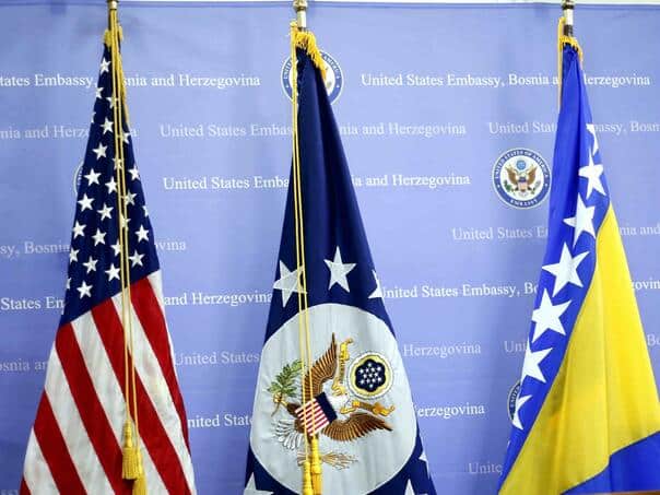 sad su na danasnji dan prije 34 godine medju prvim zemljama priznae bih kao nezavisnu i suverenu drzavu