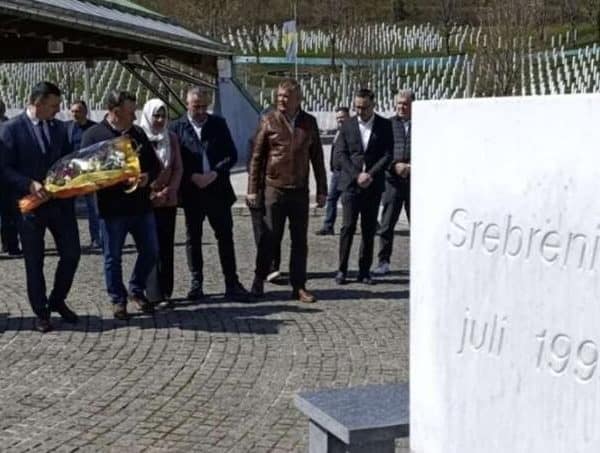 Počelo obilježavanje Dana Armije RBiH: delegacije odale počast braniocima širom TK i Podrinja