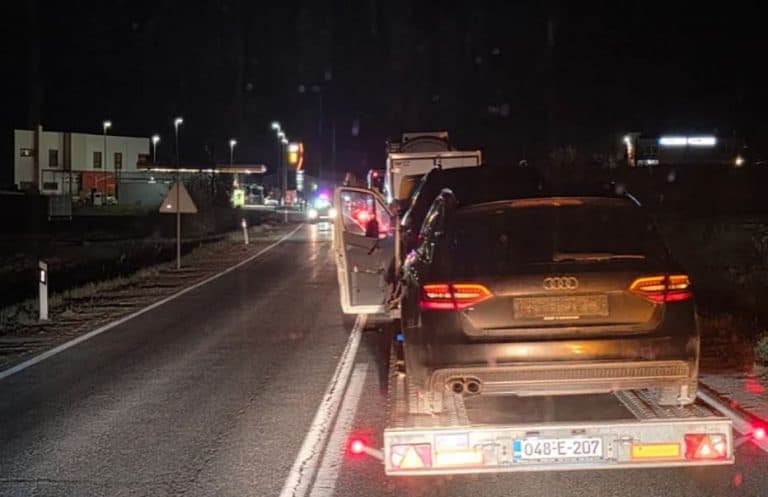 na magistralnom putu m-17 u mjestu tatarbudzak kod zepca jutros oko 4 sata doslo je do saobracajne nesrece u kojoj je smrtno stradao pjesak