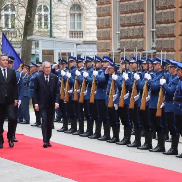 predsjednik republike austrije Alexander Van der Bellen doputovao je u zvancicnu poosjetu bih