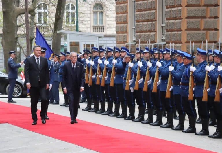 predsjednik republike austrije Alexander Van der Bellen doputovao je u zvancicnu poosjetu bih