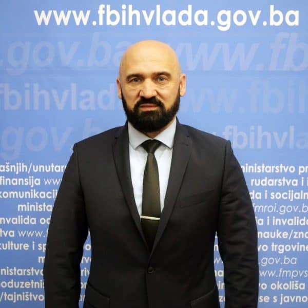 POSKOK pretresa Ramu Isaka i službene prostorije FMUP-a