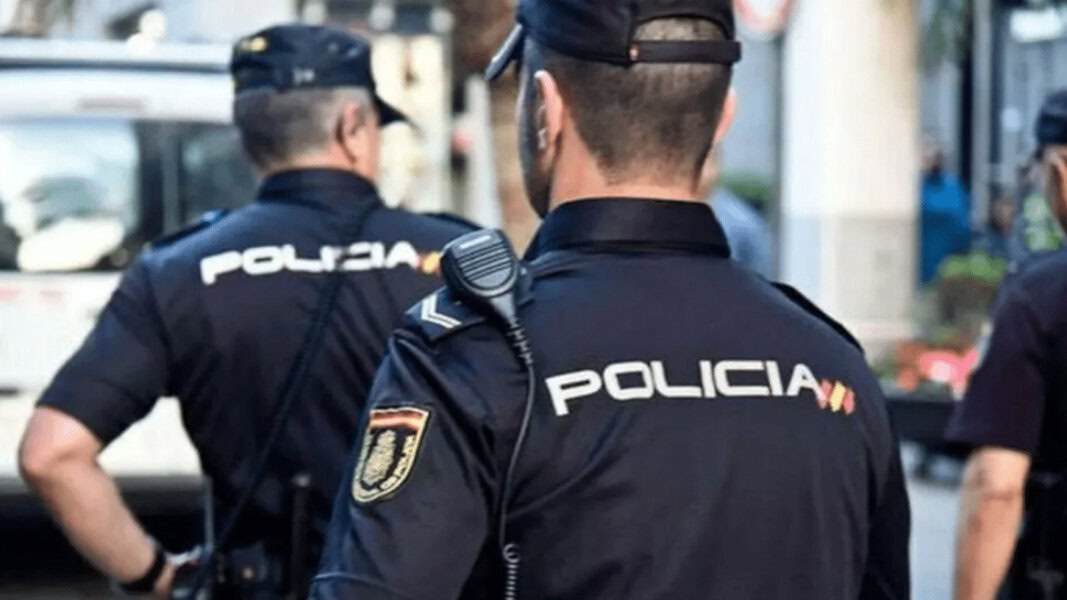 spanija, policija, zena, potjernica