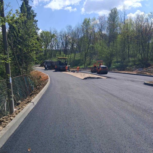 Završeni radovi na sanaciji puta i izgradnji parking mjesta za bolji pristup UKC-u Tuzla