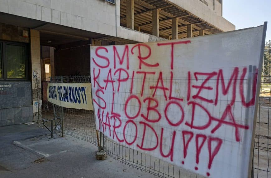 Radnici u Tuzli obilježili Praznik rada protestom, ne slavljem (Foto)