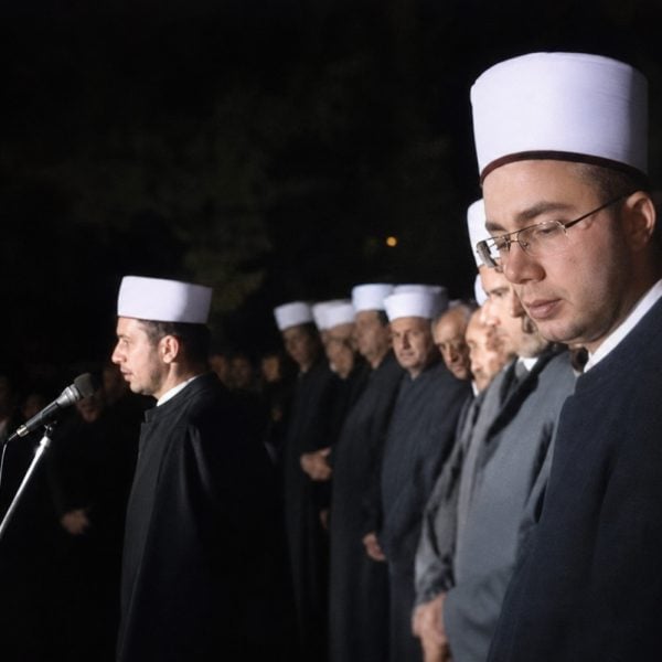 Aleja mladosti, Tuzla, maj 1995., imami