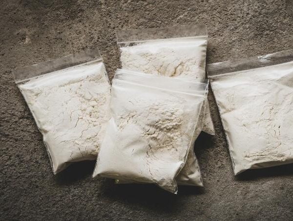 policija je u akciji koju je sprovela u istocnom novom ssrajevu zaplčjenila preko kilogram heroina uhapsena jedna osoba