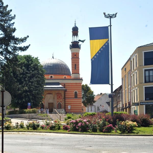 Mirno bajramsko podne u Tuzli (Foto)