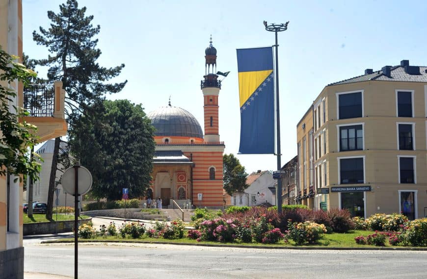 Mirno bajramsko podne u Tuzli (Foto)