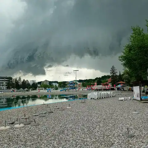 Objektivom: Prijeteći oblaci iznad Panonskih jezera (Foto)