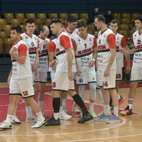 Košarkaši OKK Slobode sjajnom odbranom pobijedili u gostima ekipu Borca i izborili play off prvenstva BiH